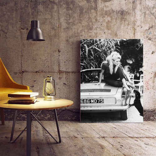 Lady and classic car Canvas