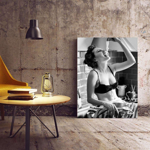 Lady eating spagetti Canvas